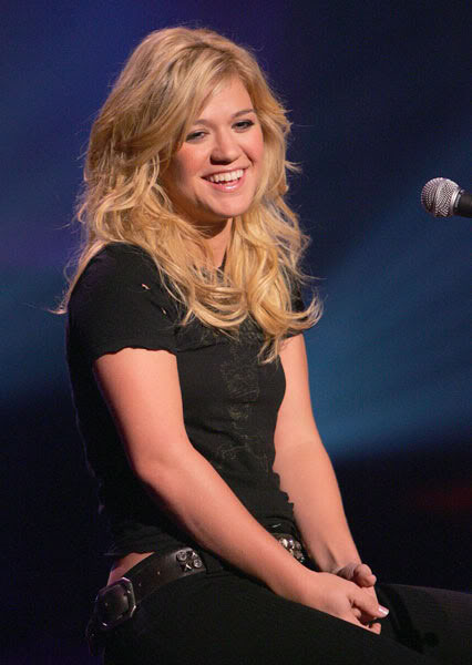 Kelly Clarkson with Short Hair